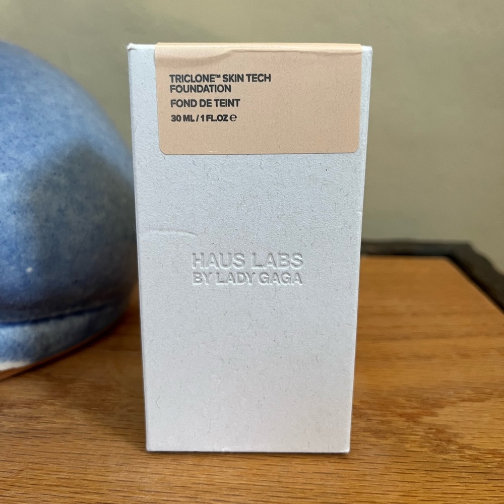 BNIB Haus Labs Triclone foundation 015 Fair Warm